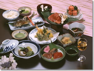 岐阜県高山市 豊かな自然の中で山の幸を味わう。料亭 旅館 期間限定料理 「すみれ荘」 季節料理